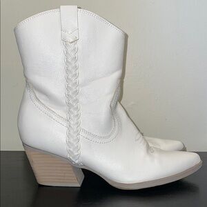 Dolce Vita White Koolson Cowboy Booties. Size 8.5.  Faux Leather.